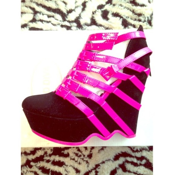 💗Pink Strap Wedges💗