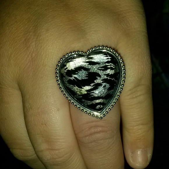 Ring - Picture 2 of 3