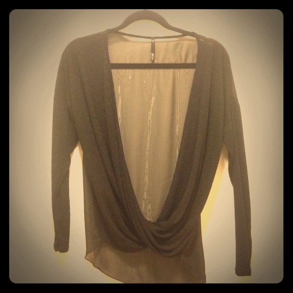 Black twist top