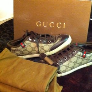 🎅🎅🎅 Authentic Gucci Shoes 🎅🎅🎅