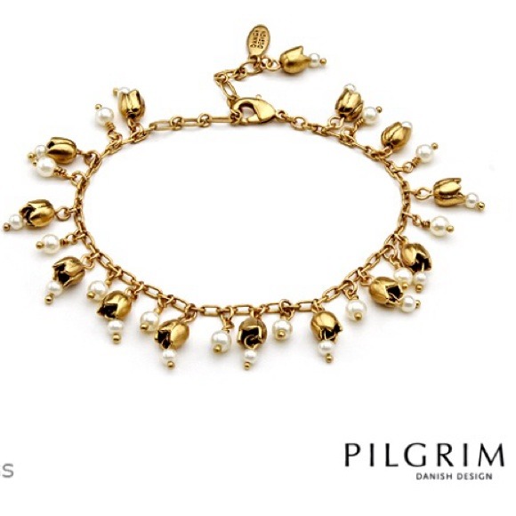 ❌SOLD❌ Bracelet With Faux Pearls in Metal💦