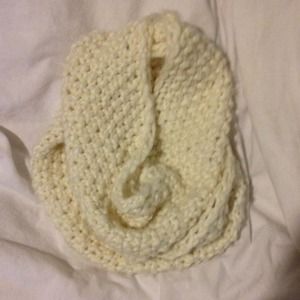 Aeropostale circle scarf