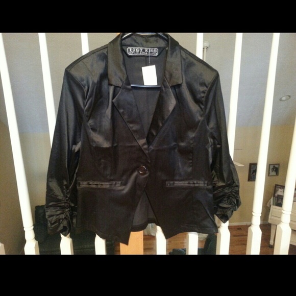 *SOLD IN BUNDLE* Black Silk Blazer