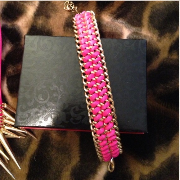 💗Pink & Gold Necklace & Bracelet Set💗 - Picture 3 of 4