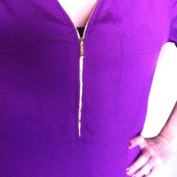 🚫HOLD🚫🌺🌺Double pocket, Gold Zipper accent - Picture 2 of 2