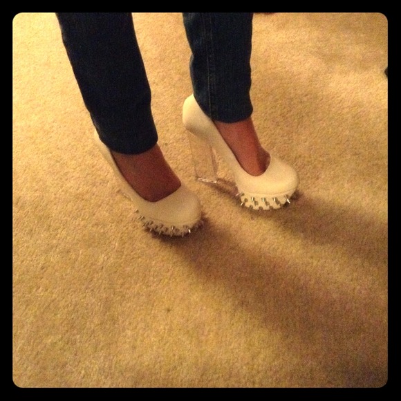 Brand New SZ 7 White Spiked Transparent Heel