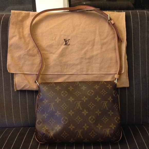 Authentic Louis Vuitton Musette Tango - Picture 3 of 4