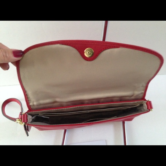 💢SOLD 💢NWT Coach Red Leather large flap wristlet - Picture 3 of 4