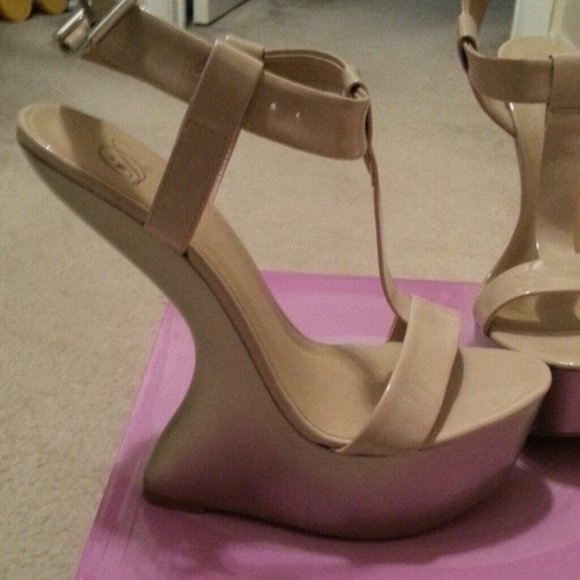 Sold on Ebay - Picture 2 of 3