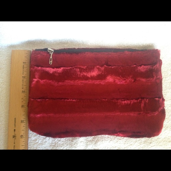 Red faux fur lined clutch\makeup bag *no trades* - Picture 2 of 3