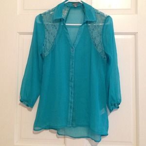 💥SOLD💥 Lace and chiffon blouse