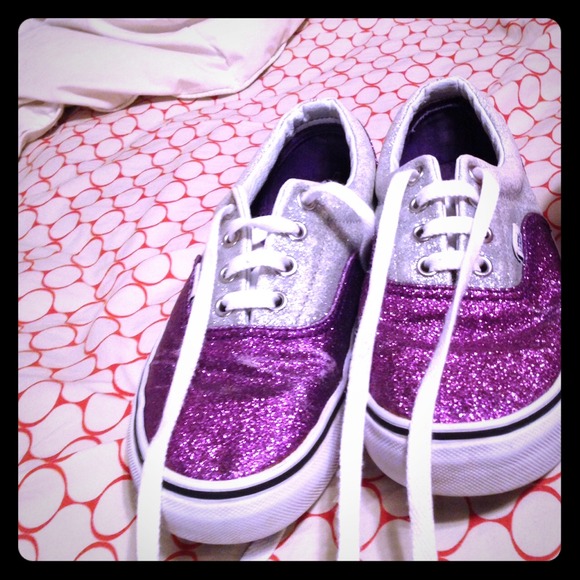 Vans - Picture 1 of 1