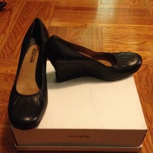 Kenneth Cole reaction wedge heels