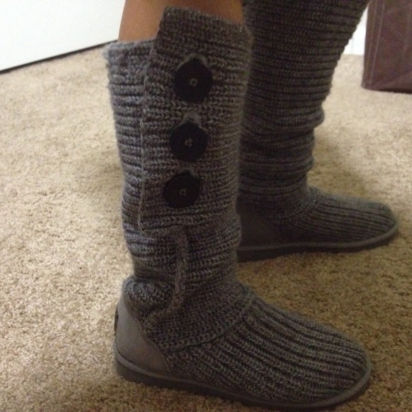 🎀 SOLD 🎀 Authentic UGG Grey Cardy Knit Boots!