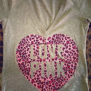 🎀 VS Pink tee bundle 🎀