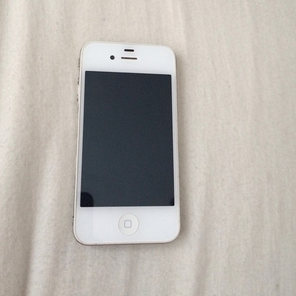 🔴RESERVED🔴iPhone 4