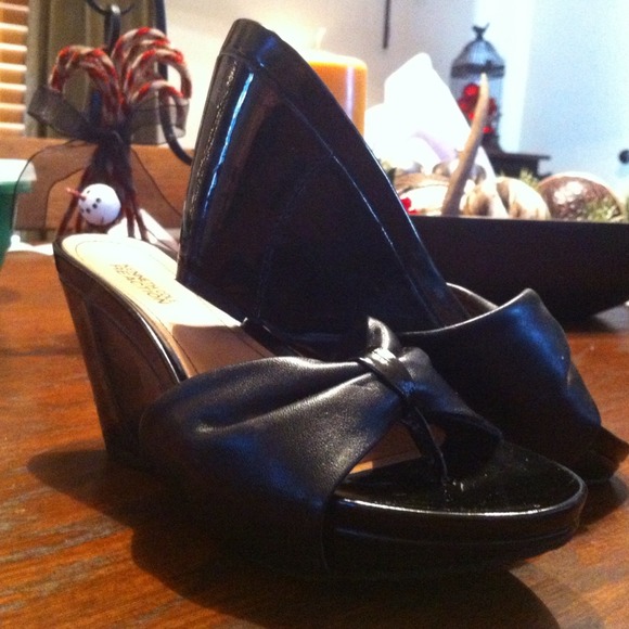 Kenneth Cole wedge sandals. EXCELLENT condition