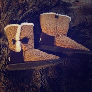 Leopard uggs