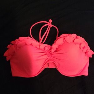 VICTORIAS SECRET BATHING SUIT TOP NWOT