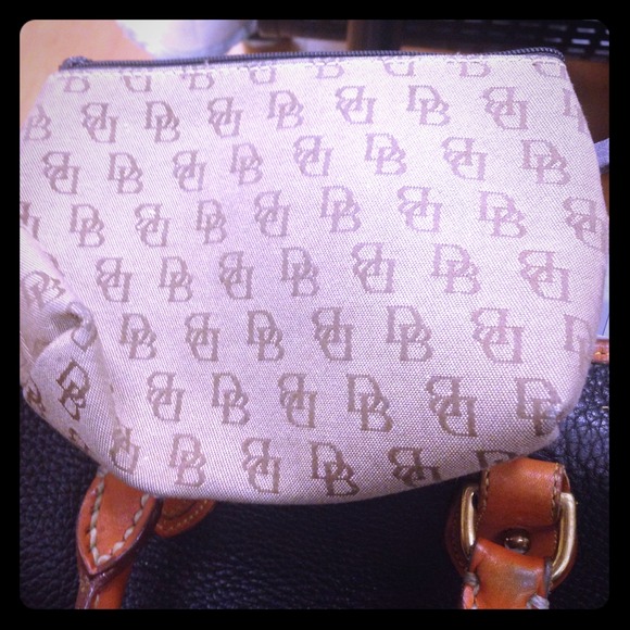 Dooney and Bourke makeup/Coin bag