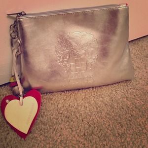 BRAND NEW VINCE CAMUTO MAKE UP BAG