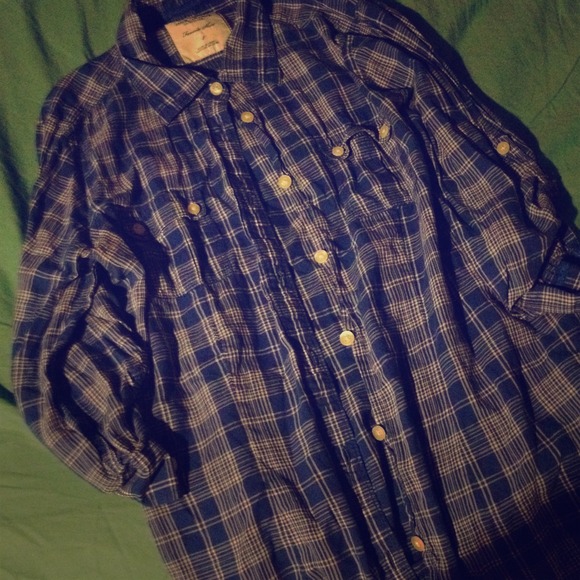 American eagle button up
