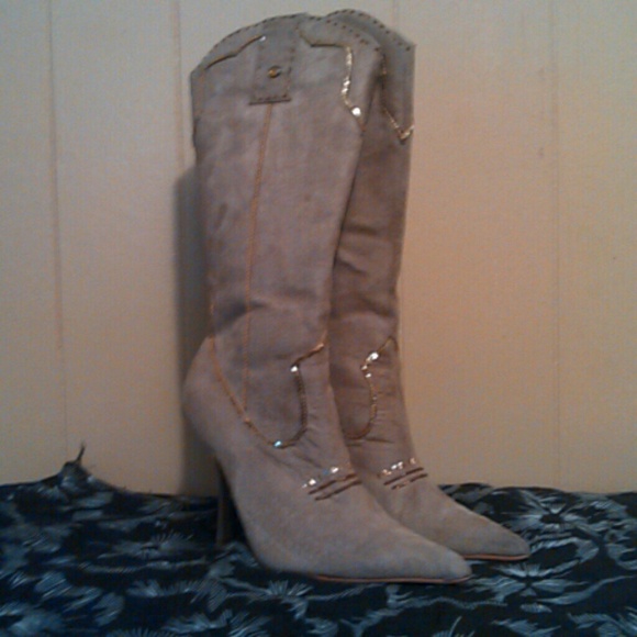 Boots worn only once