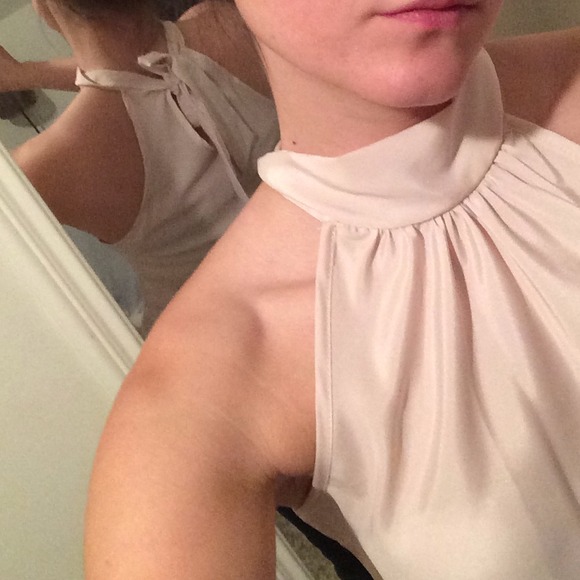 Light pink/cream silk top with ruffle bottom - Picture 3 of 3