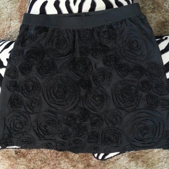 Elle Parisian Nights skirt