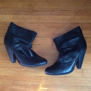 ❌SOLD IN BUNDLE❌Chinese Laundry Black Booties