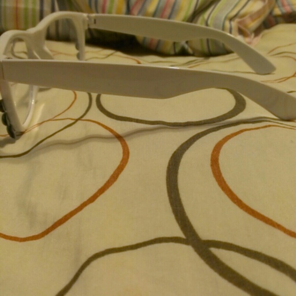 Hello kitty shades - Picture 4 of 4