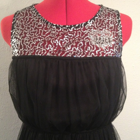 black sequin dress - Picture 2 of 4