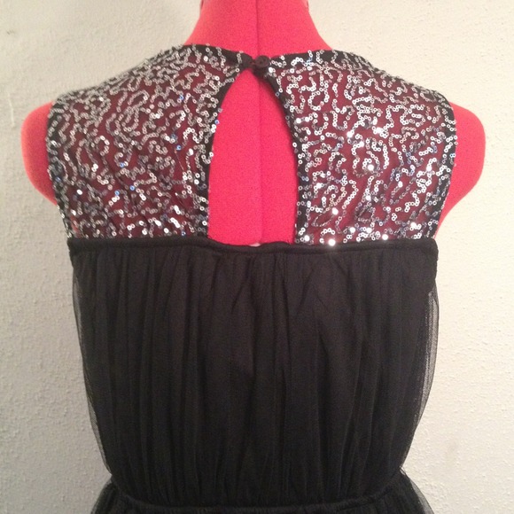 black sequin dress - Picture 3 of 4