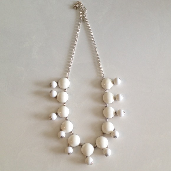 White bubble statement necklace