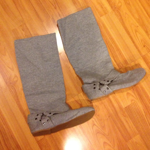 Gray shirt like material boots size 7.5