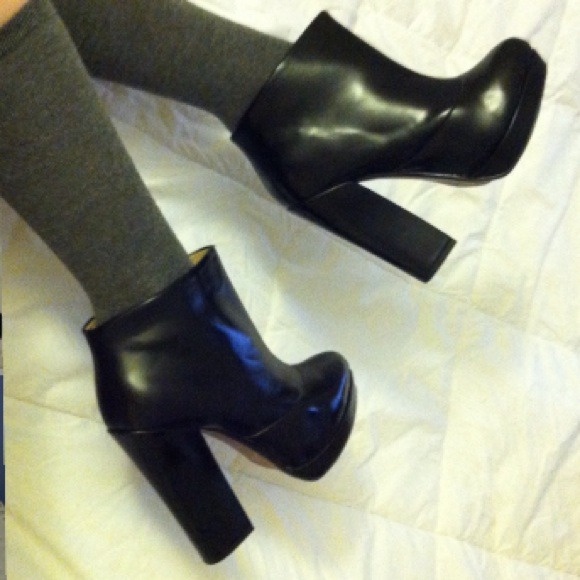 Patent black bootie