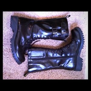 Hold for lyndeclaire. TRADE see details