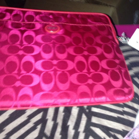 iPad case - Picture 1 of 1