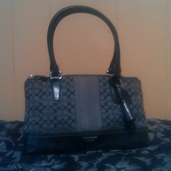 Small black Coach bag gentle used