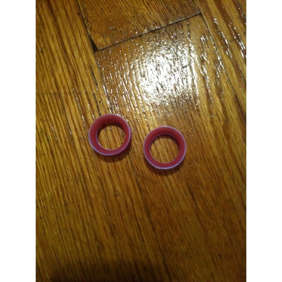 BNWT Iridescent 5/8g Tunnels