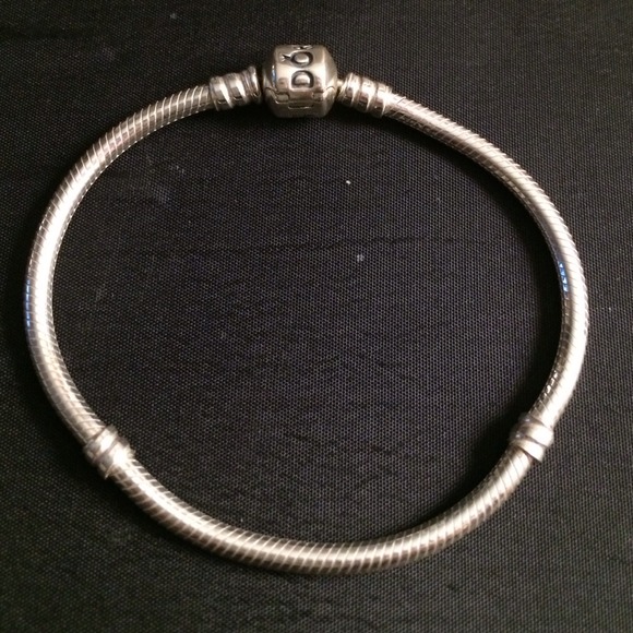 🚫SOLD! Authentic pandora bracelet!