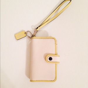 coach wristlets 5