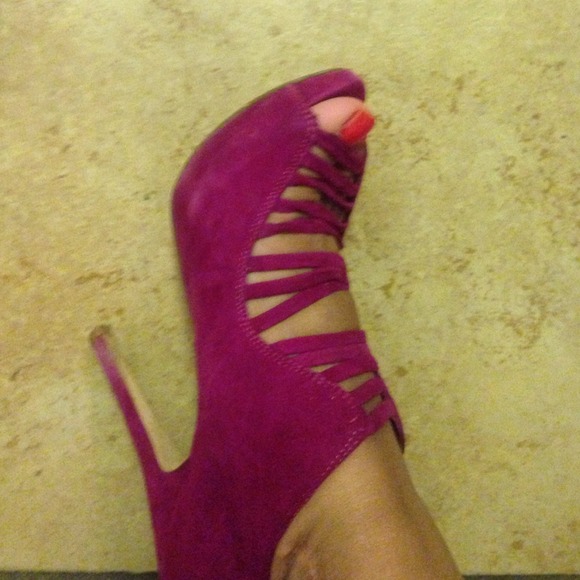 ALDO Magenta Suede Heels - Picture 2 of 4
