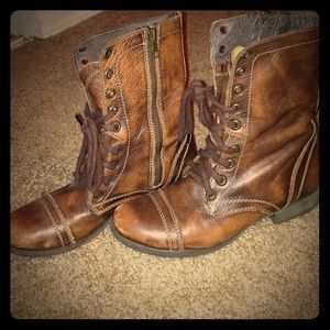 STEVE MADDEN COMBAT BOOTS