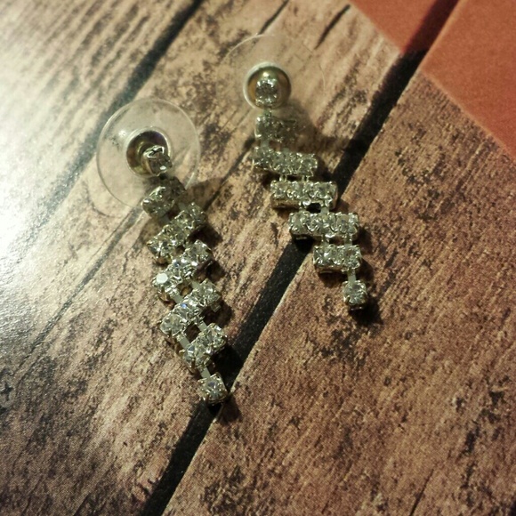 *BUNDLED* Faux Diamond Dressup Earring
