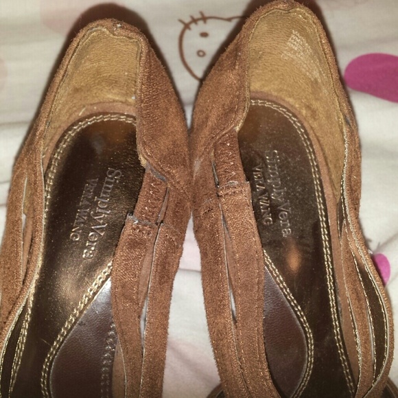 Brown heels - Picture 2 of 4