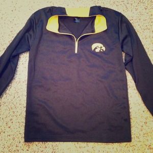 ❌SOLD❌ Iowa Hawkeyes Pullover