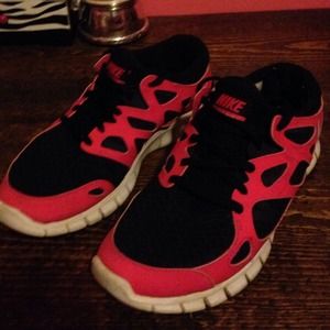 Nike Free Run 2, Size 7💕