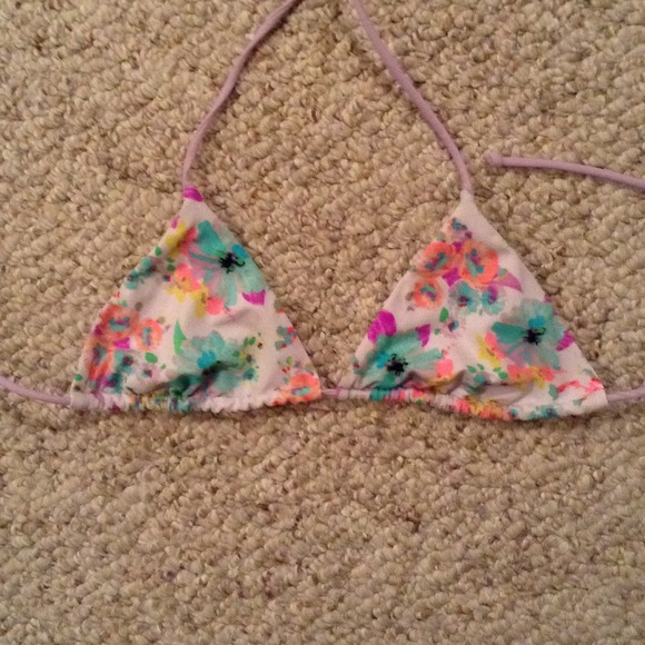 BUNDLED VS Bikini Top