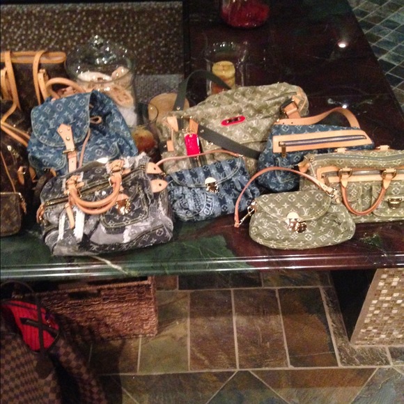 💜Louis Collection💜 - Picture 4 of 4